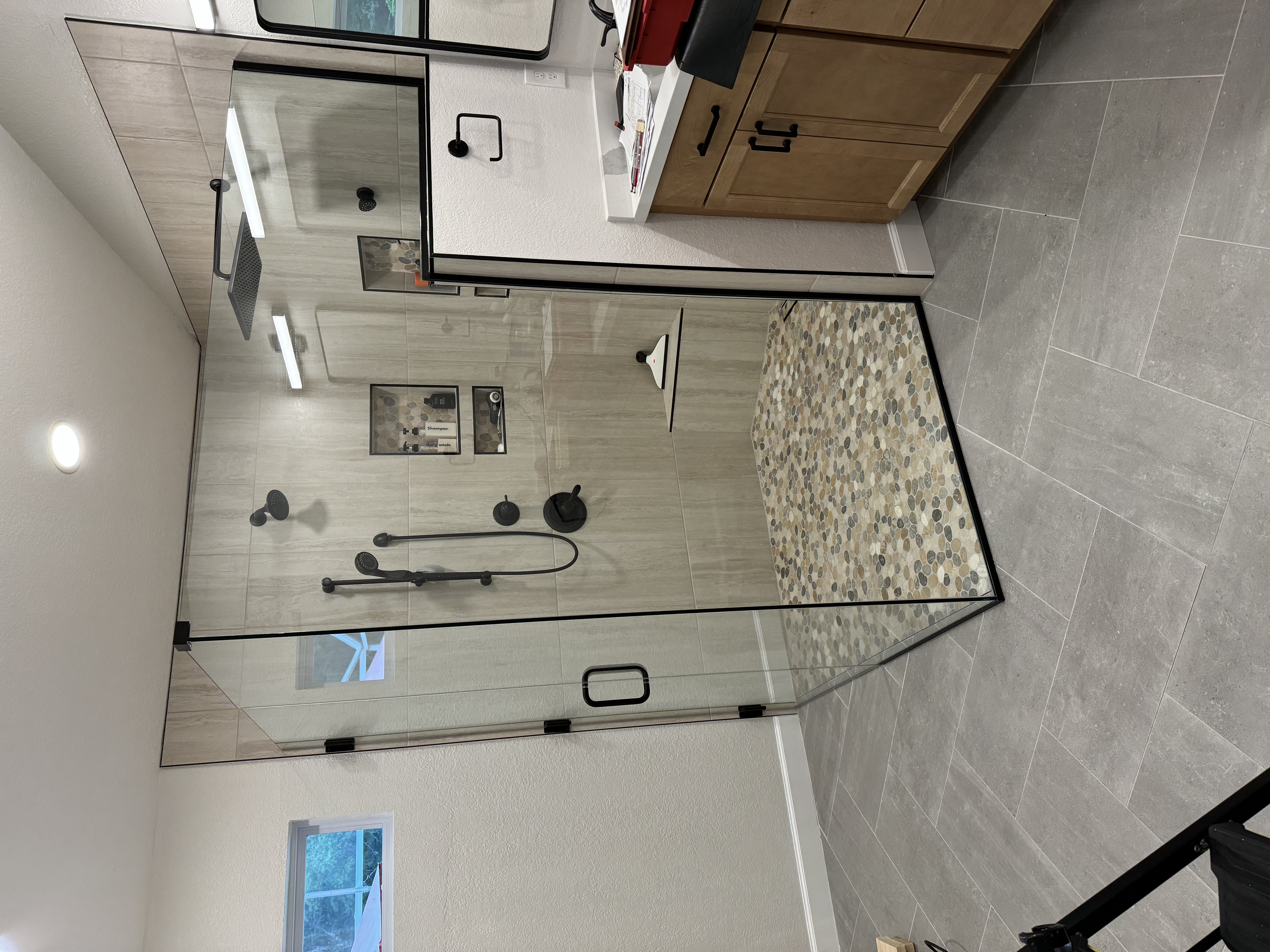 Heavy Glass Inline Panel with 90° Return